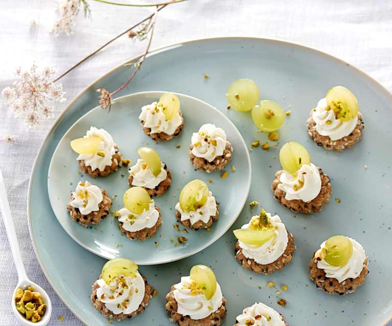 Bouchées chèvre-raisin Bouchées chèvre-raisin
