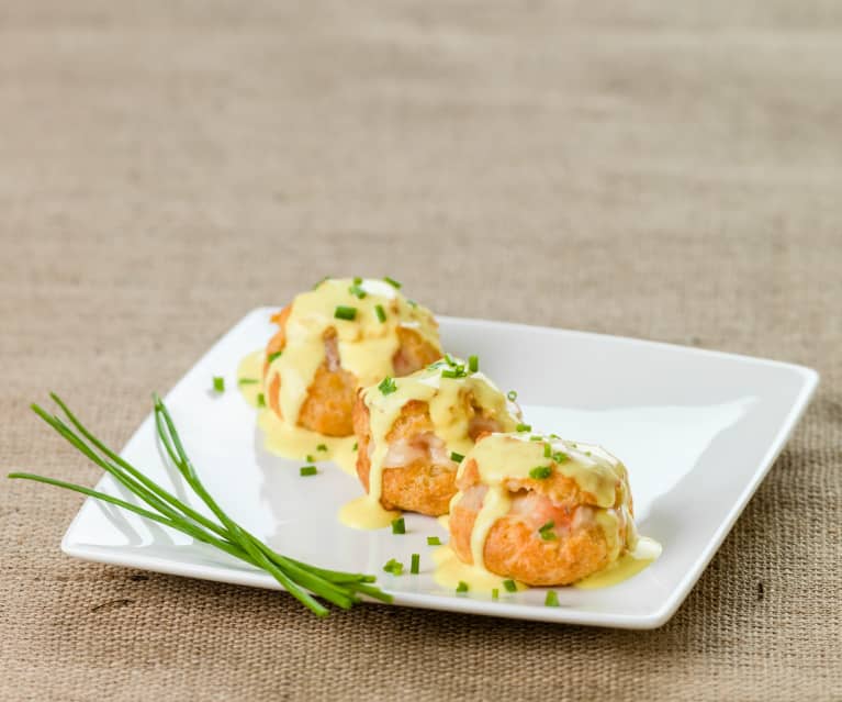 Choux de camarão com molho de açafrão