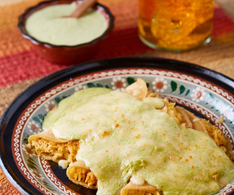 Enchiladas con salsa cremosa de jalapeño