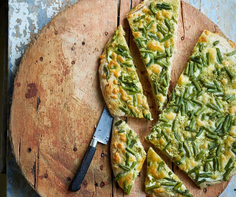 Piza de feijão-verde e pesto