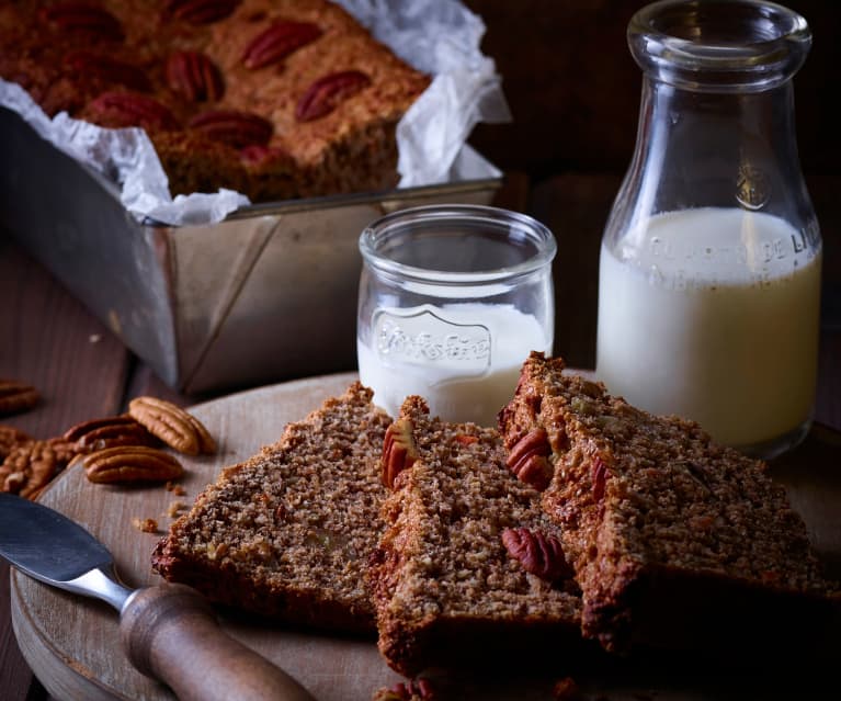 Pan con salvado, nueces, zanahoria, manzana y yogur