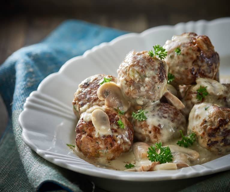 Fleischbällchen in Pilzsauce