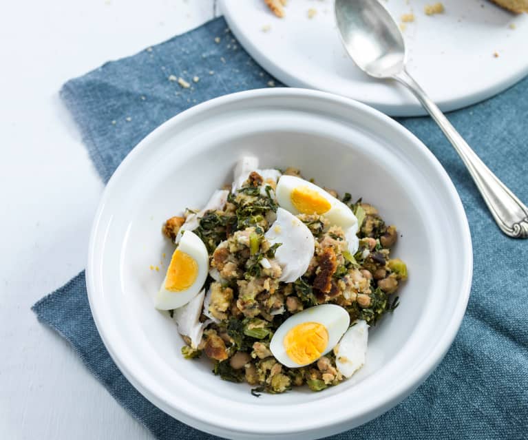 Lombos de pescada com migas de nabiça e feijão-frade