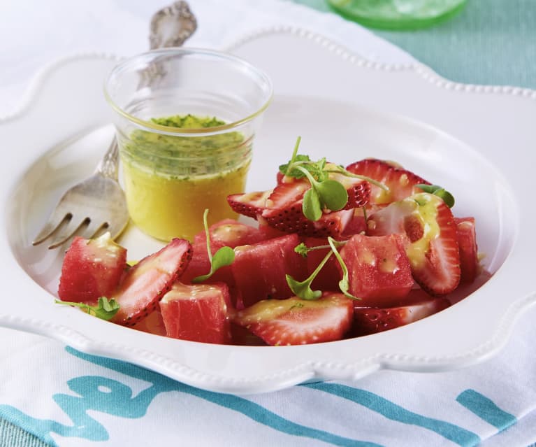 Ensalada de sandía con aderezo de feta