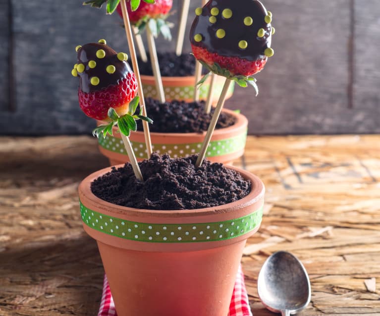 Macetitas de chocolate y fresas