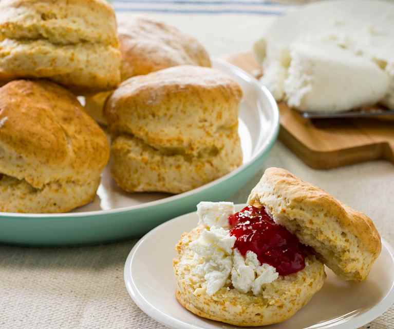 Scones de suero de leche con queso fresco Scones de suero de leche con queso fresco