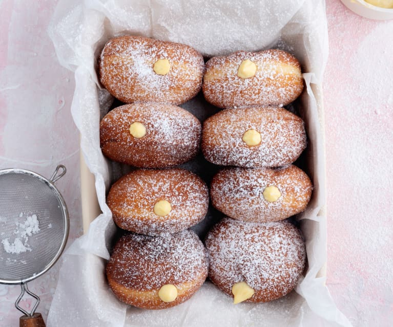 Bolas de berlim com custard de baunilha 