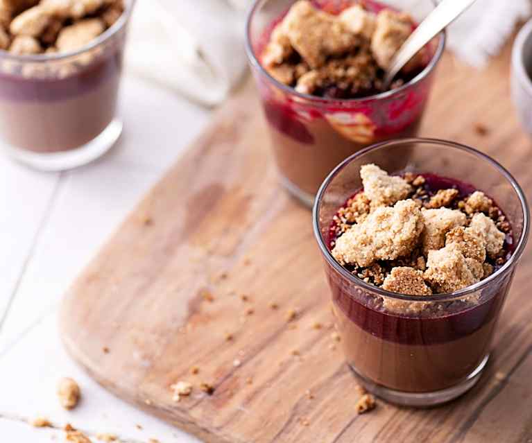 Crema al cioccolato con salsa ai frutti rossi e crumble (Bimby Friend) Crema al cioccolato con salsa ai frutti rossi e crumble (Bimby Friend)