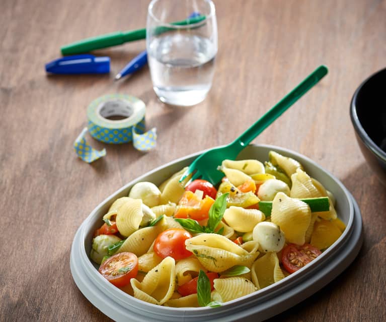 Pasta salad with vegetables