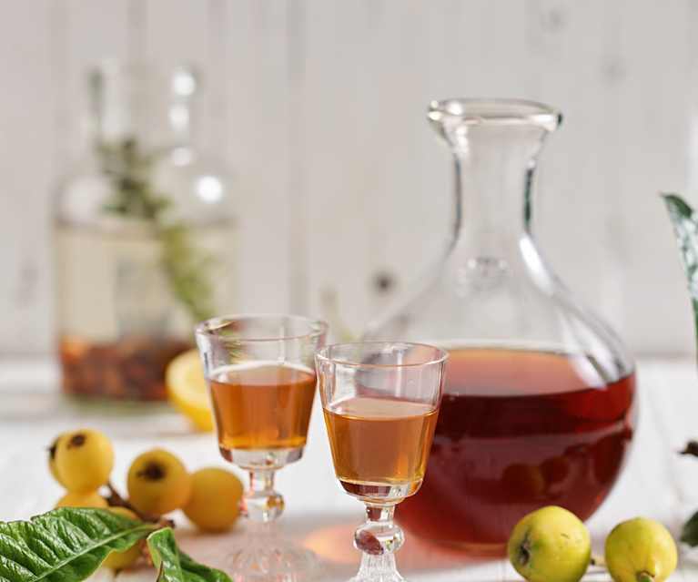 Licor de caroço de nêspera