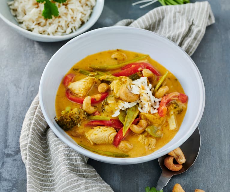 Scharfes Thai-Curry mit Cashewkernen