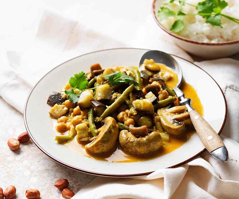 Veganes Auberginen-Massaman-Curry Veganes Auberginen-Massaman-Curry