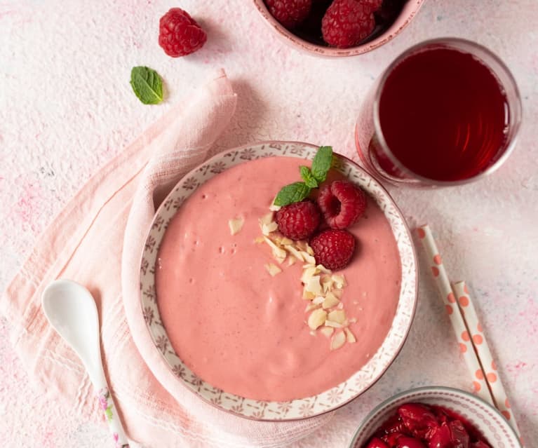 Smoothie bowl z owoców z kompotu