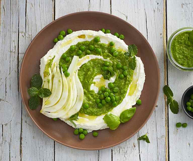 Ricotta con pesto di piselli Ricotta con pesto di piselli