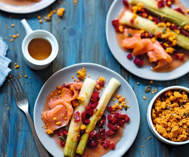 Poireaux, betteraves et truite fumée, crumble paprika