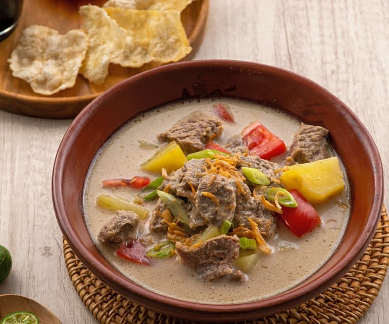 Soto Betawi (Beef coconut soup)