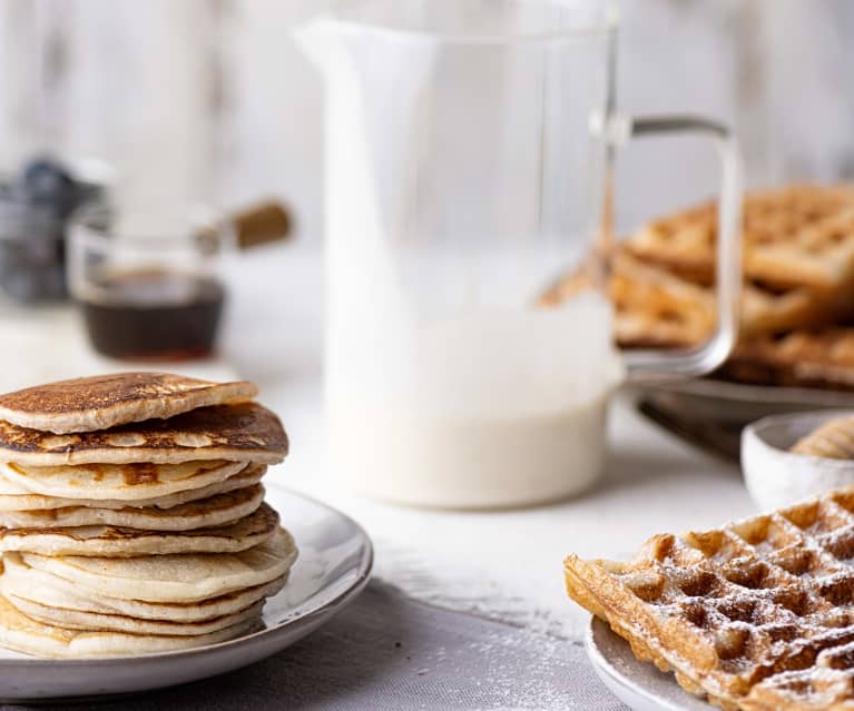 Pastella per pancakes e waffles morbidi (senza glutine, senza uova e senza lattosio)