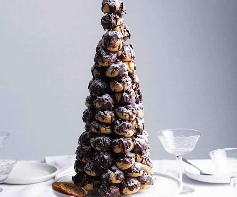 Croquembouche à la crème d'orange et chocolat noir Croquembouche à la crème d'orange et chocolat noir