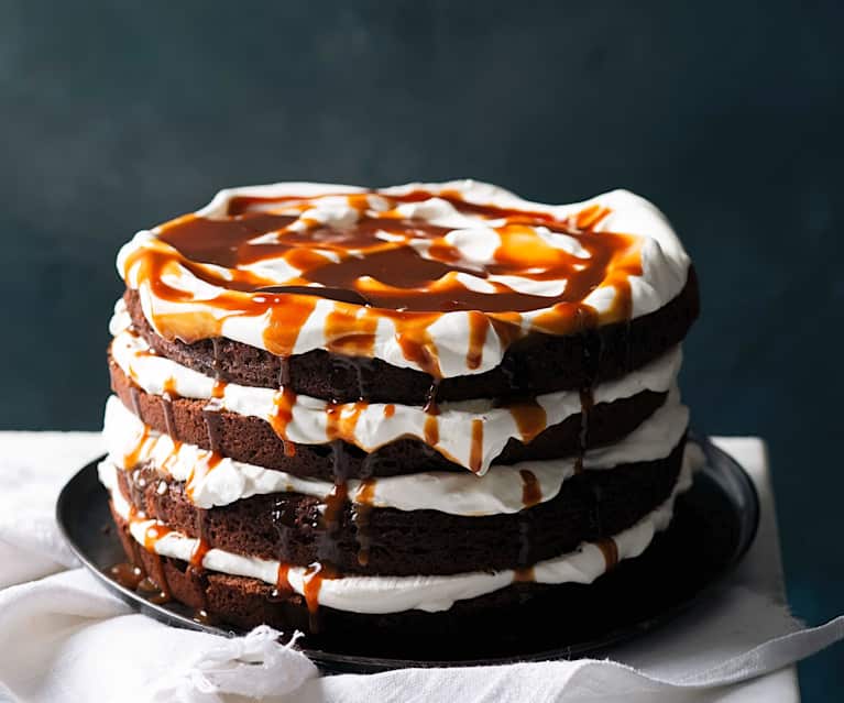 Layer Cake au chocolat et sauce caramel au beurre salé Layer Cake au chocolat et sauce caramel au beurre salé