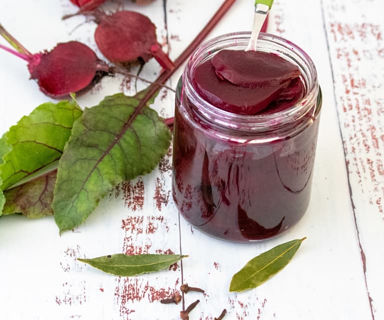 Pickled beetroot (Thermomix® Cutter, TM6)