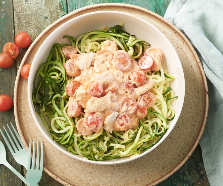 Zoodles de calabacín con pollo y queso