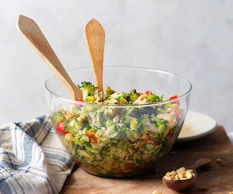Salade de brocoli aux pignons de pin Salade de brocoli aux pignons de pin