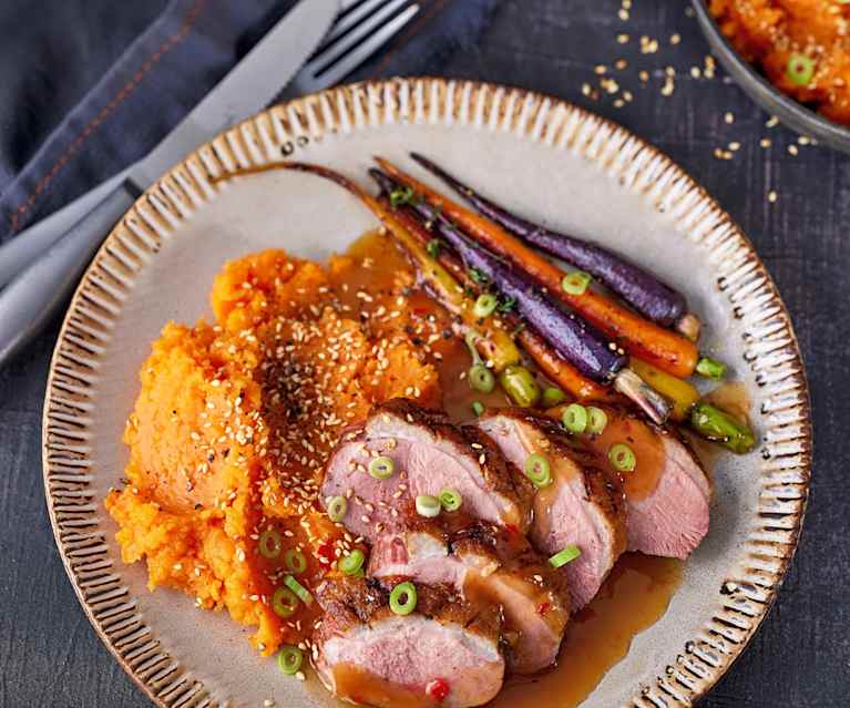 Entenbrust mit Orangensauce und Süßkartoffel-Sesam-Stampf