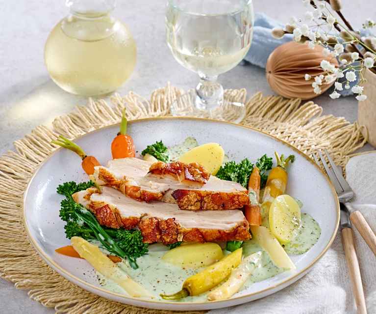 Schinken-Braten mit Bärlauchrahm, Kartoffeln und Frühlingsgemüse Schinken-Braten mit Bärlauchrahm, Kartoffeln und Frühlingsgemüse