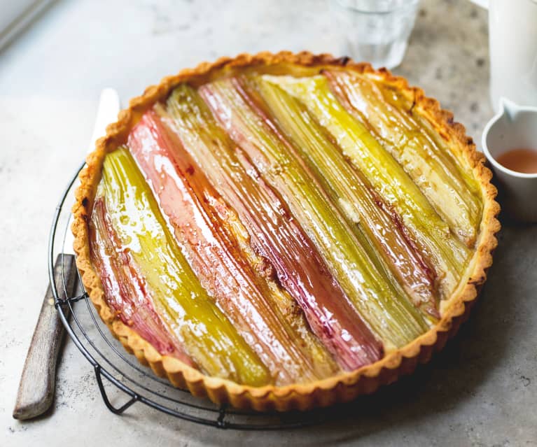 Tarte à la rhubarbe et aux amandes