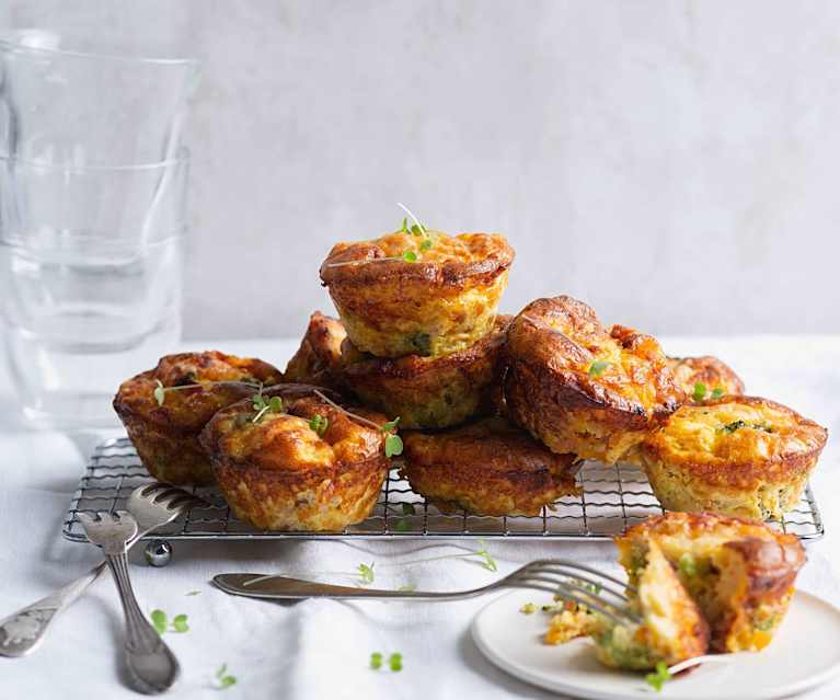 Brokolicové muffiny se slaninou a ementálem Brokolicové muffiny se slaninou a ementálem