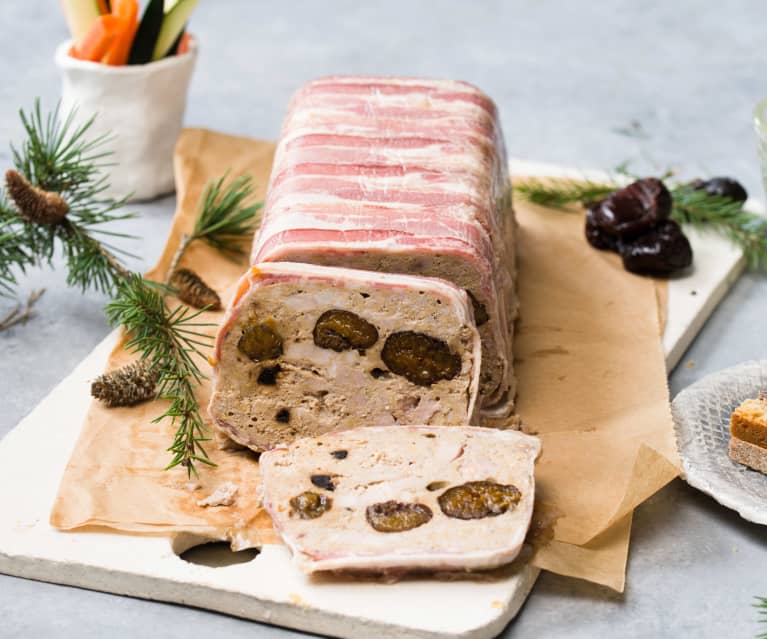 Terrina de conejo con ciruelas y ajo negro