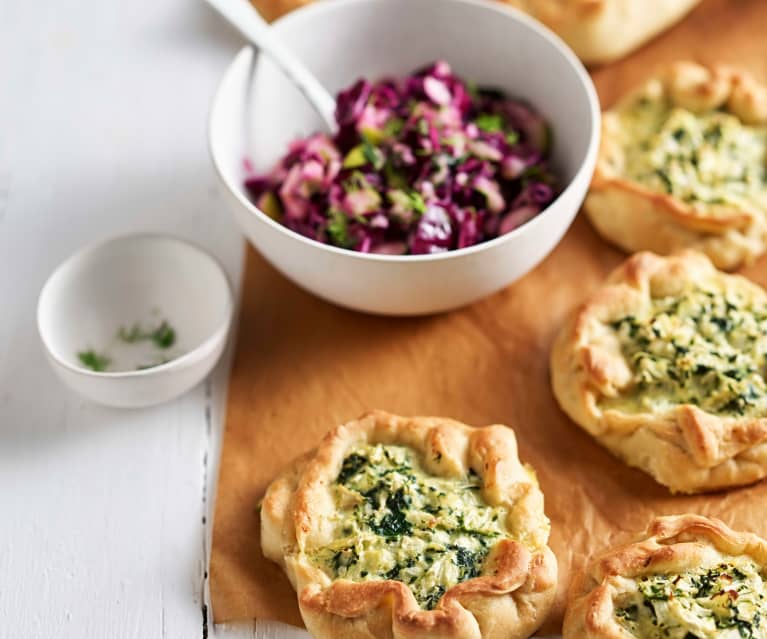 Blumenkohl-Galettes mit Rotkohl-Salat