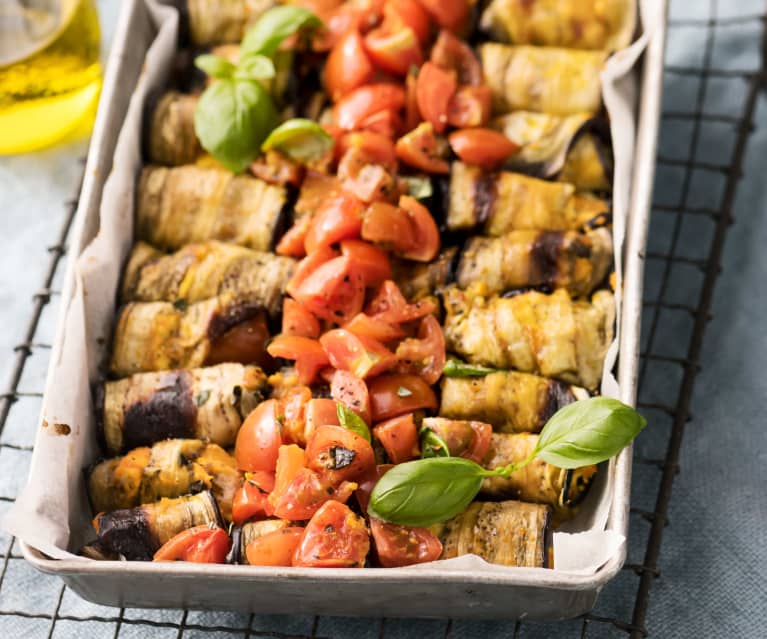 Rollitos de berenjena con crema de zanahoria