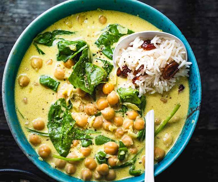 Curry de pois chiches aux épinards, riz aux cranberries Curry de pois chiches aux épinards, riz aux cranberries