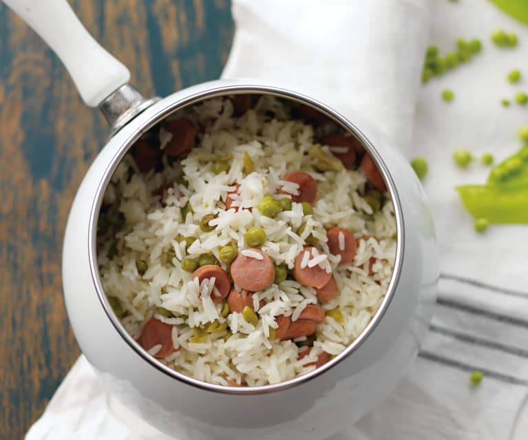 Arroz de ervilhas com salsichas