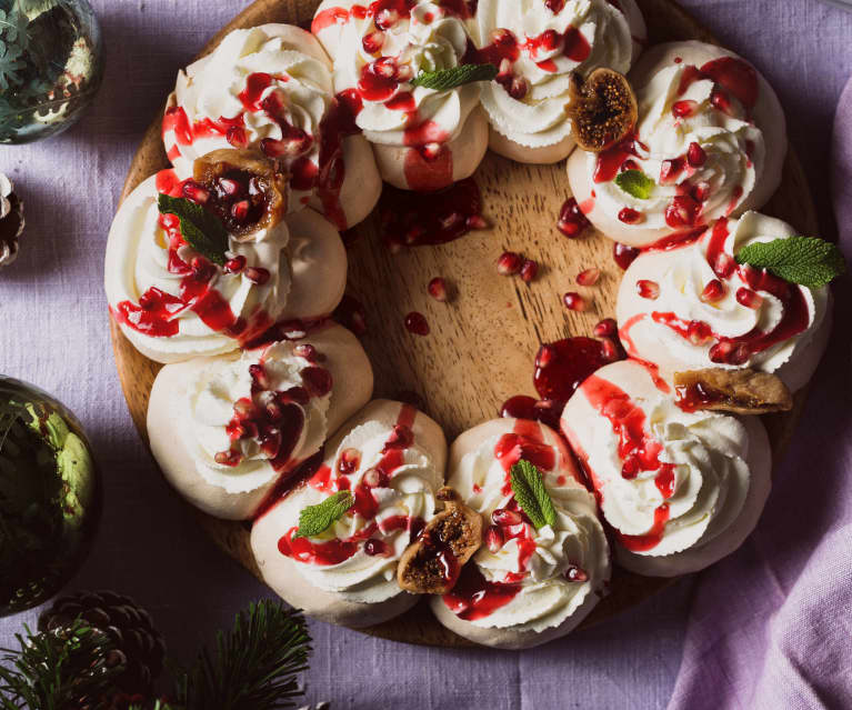 Guirnalda de pavlova con coulis de frambuesa