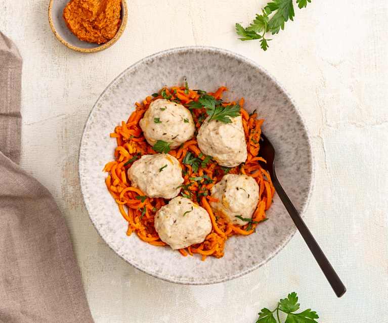Spaghetti z marchewki z pulpetami z indyka (TM5) Spaghetti z marchewki z pulpetami z indyka (TM5)