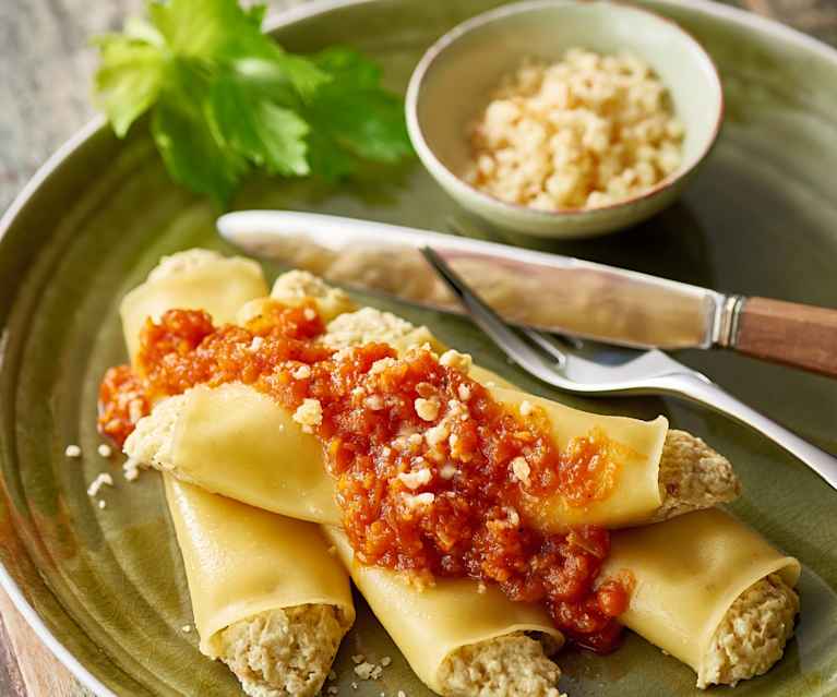 cannelloni with artichoke filling and tomato sauce
