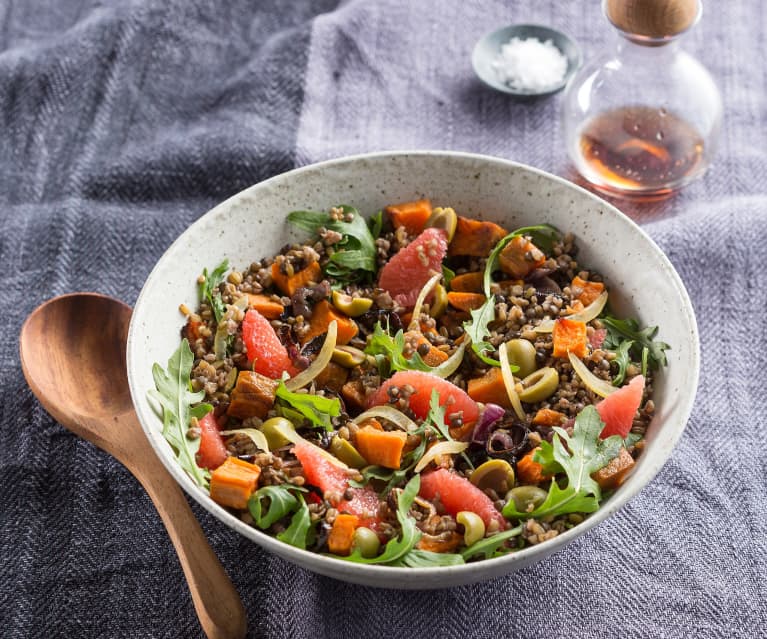 Salada de batata-doce, lentilhas e freekeh (Dani Valent)