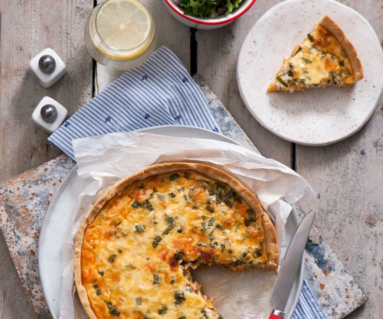 Quiche z szyjkami rakowymi i serem gruyère