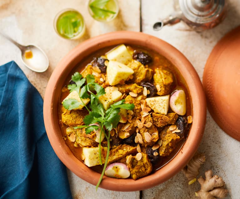 Tajine de veau au citron, navets nouveaux et pruneaux