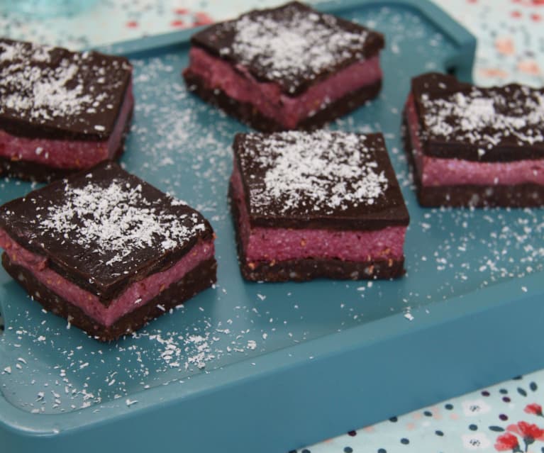 Raw Chocolate, Raspberry and Macadamia Bars