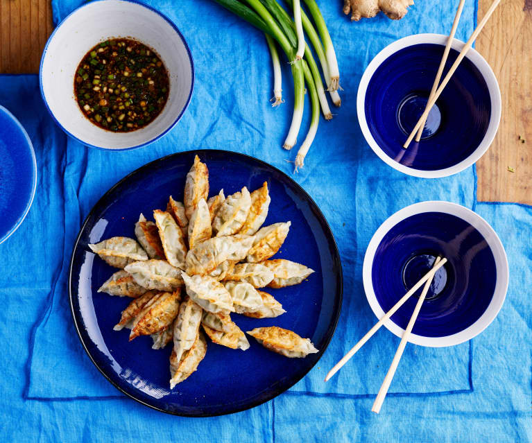 Gyozas de porco com molho de soja