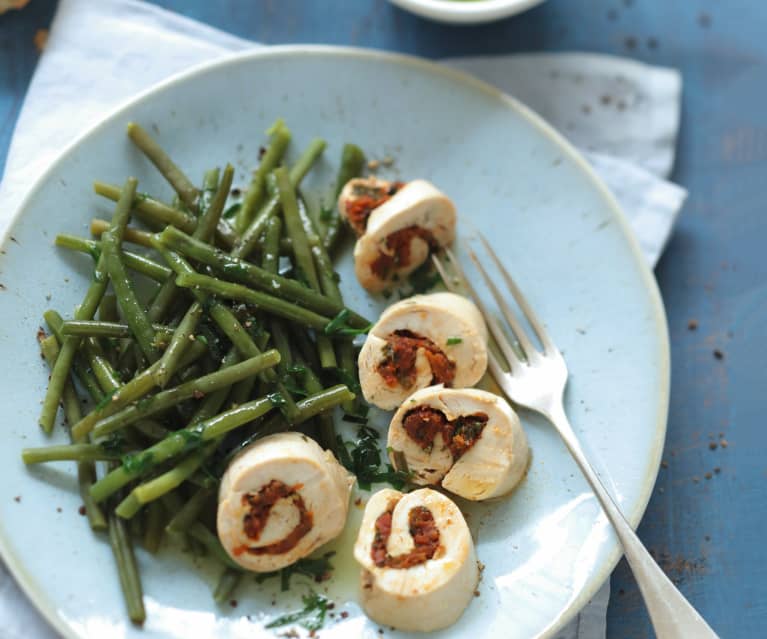 Menu express - Rouleaux de poulet à la tomate, haricots verts au beurre à l'estragon