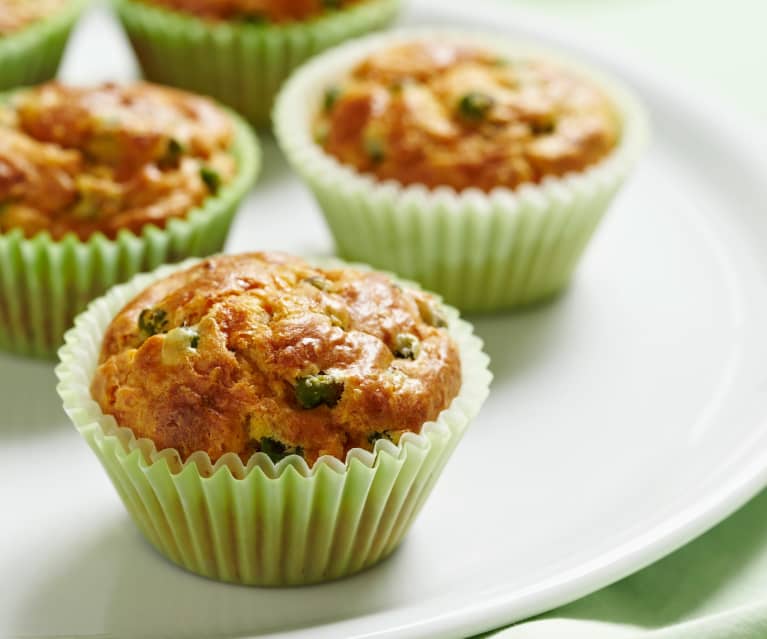 Muffins au fromage, aux légumes et aux noisettes