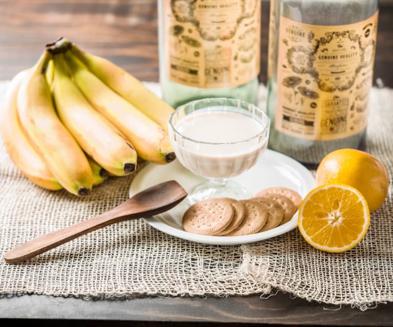 Yogur de plátano, naranja y cereales