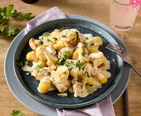 Gnocchi mit Chicken-Alfredo-Sauce