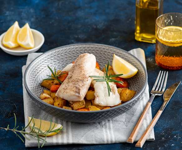 Filet z białej ryby (sous-vide) z pieczonymi warzywami (z osłoną noża miksującego)