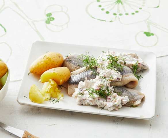 Matjes mit Radieschensalat