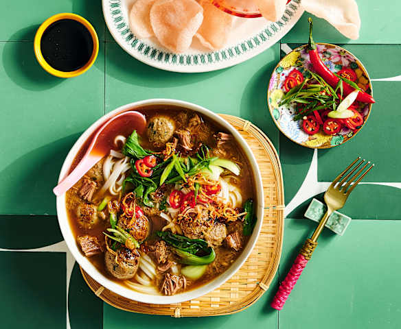 Spiced meatball soup (Bakso)